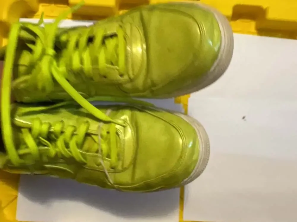 Nike Air Force 1 '07 LV8 UV Size 15 Volt Neon Green Sneakers